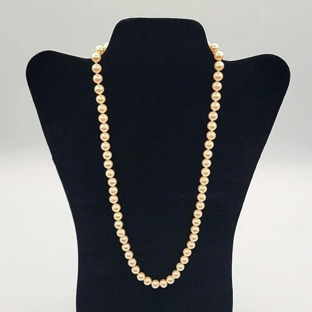 MARVELLA Vintage Faux Pearl Single Strand Necklace